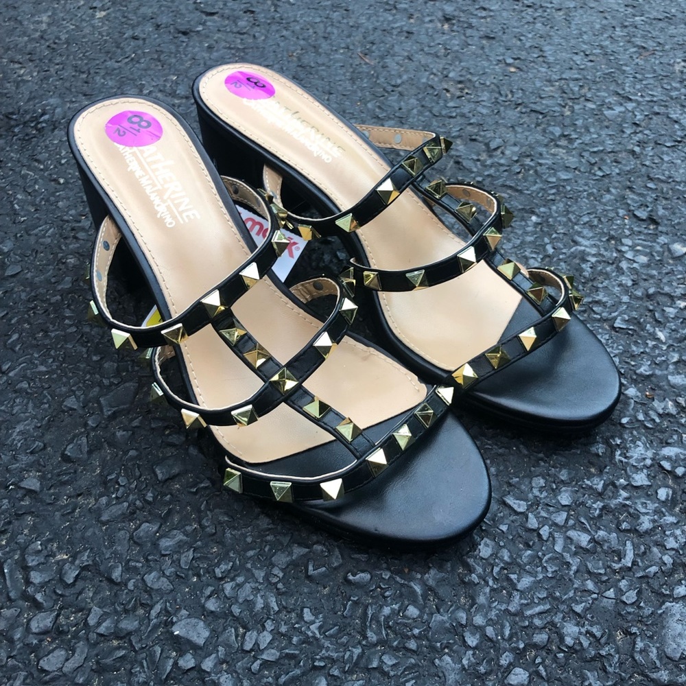 NWT black and gold block heel / sandals